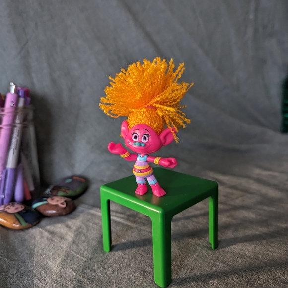Trolls DreamWorks Figure Dj Suki Hasbro 3 In Pink Orange 2014 Toy World Tour - Picture 3 of 12